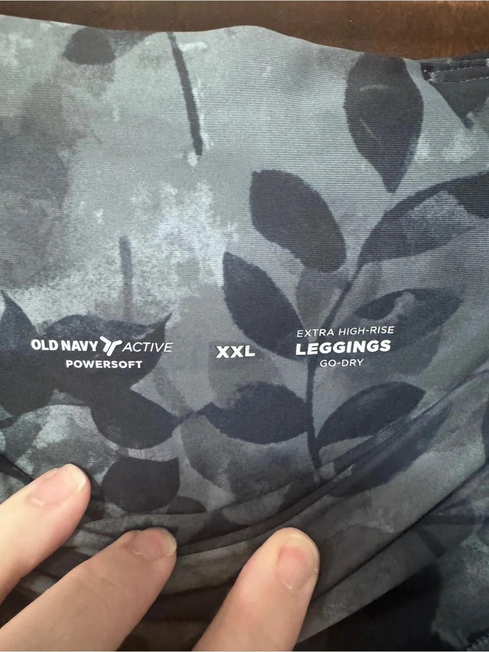 Old Navy Black and Gray Leaf-Print cropped Leggings